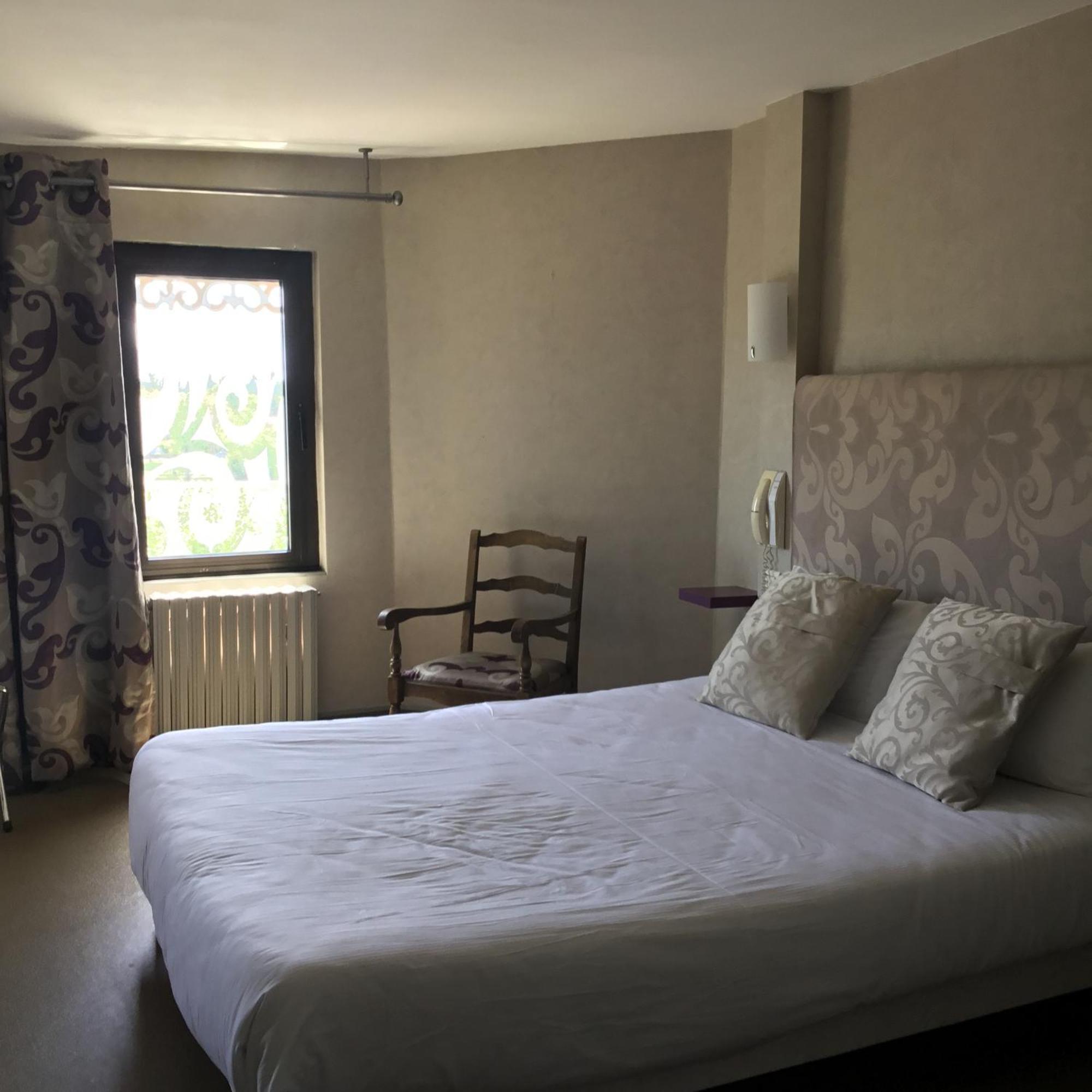 Hotel Le Pont Napoleon La Celle-sous-Gouzon Kültér fotó