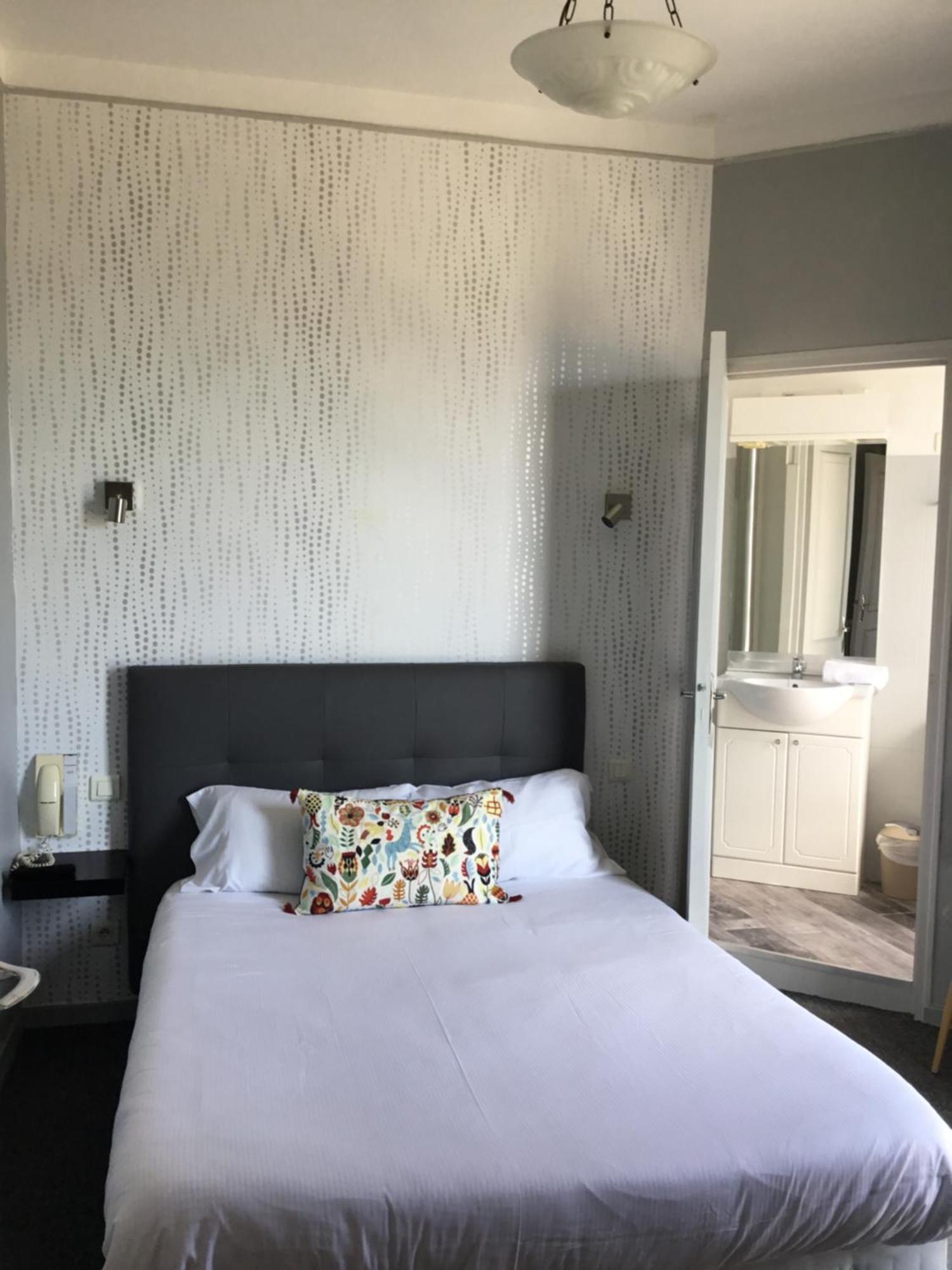 Hotel Le Pont Napoleon La Celle-sous-Gouzon Kültér fotó